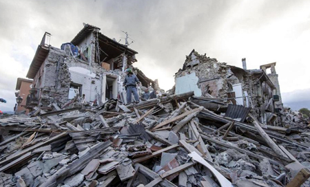 La cifra de muertos se eleva por el terremoto en Italia